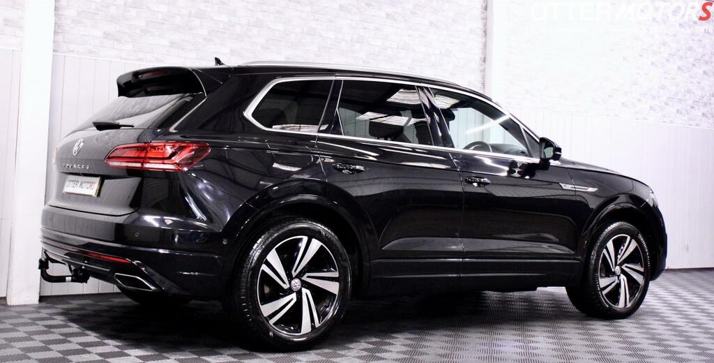 Volkswagen Touareg White #9