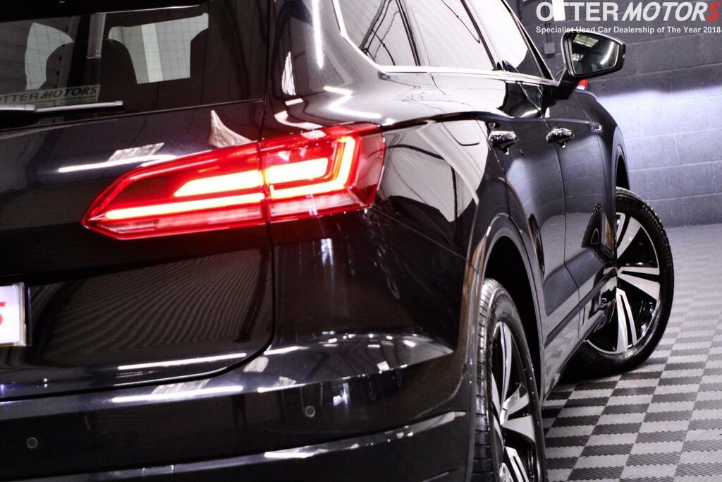 Volkswagen Touareg White #17