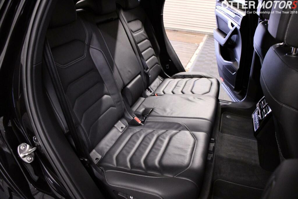Volkswagen Touareg White #55