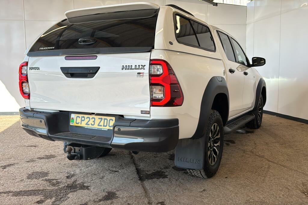 Toyota HILUX 2.8 D-4d Gr Sport Pickup Double Cab Aut CP23ZDC White #4