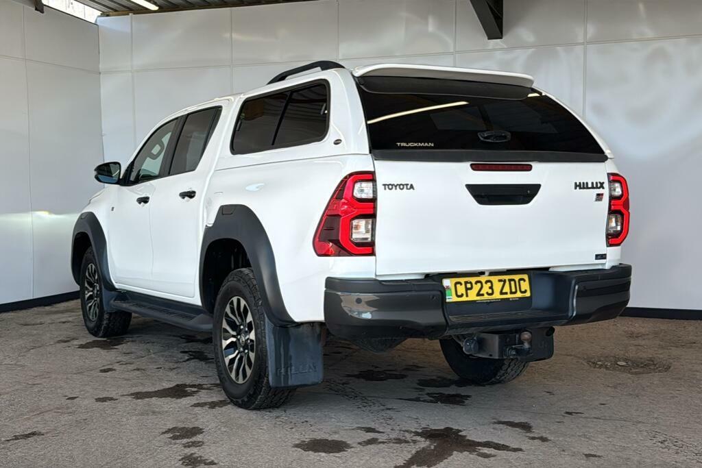 Toyota HILUX 2.8 D-4d Gr Sport Pickup Double Cab Aut CP23ZDC White #2