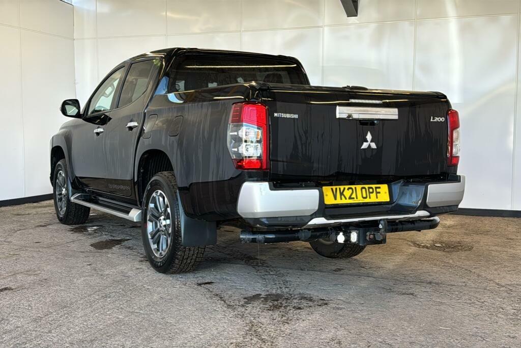 Mitsubishi L200 2.2 Di-d Dc Barbarian Pickup Double Cab Black #3