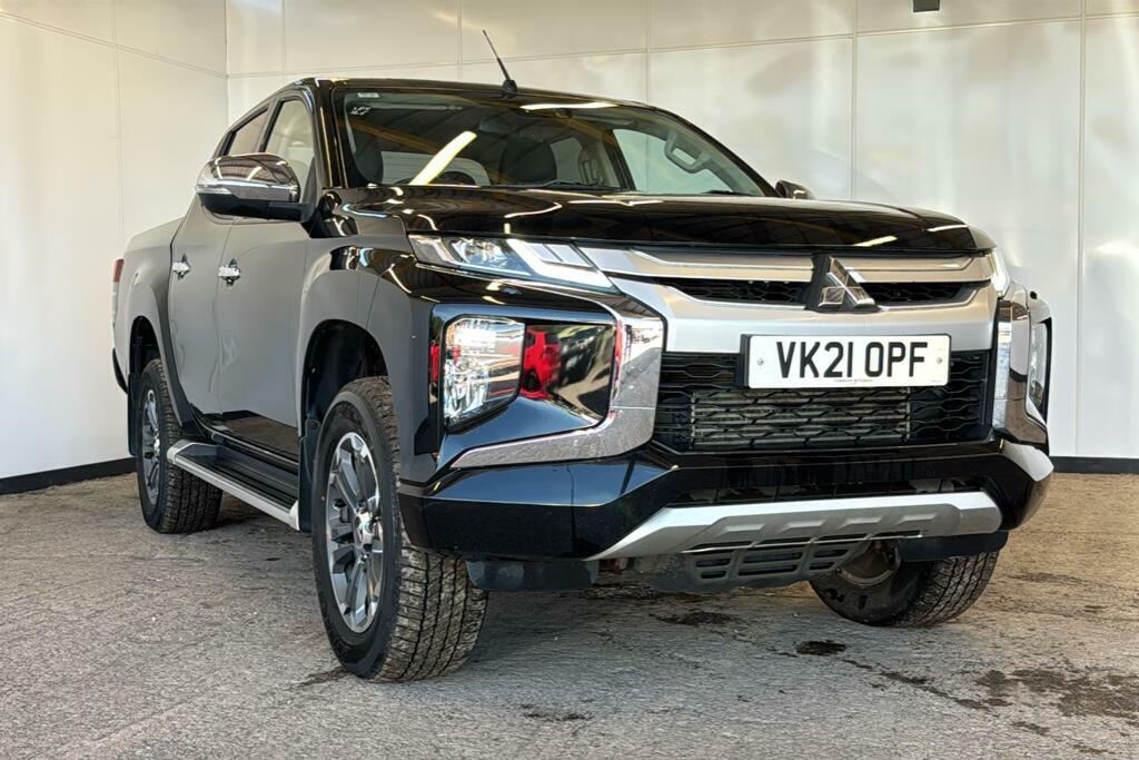 Mitsubishi L200 2.2 Di-d Dc Barbarian Pickup Double Cab Black