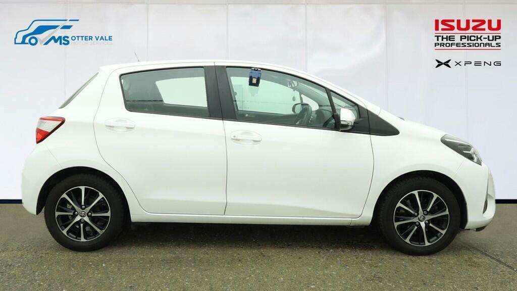 Toyota Yaris 1.5 Vvt-i Icon Tech Hatchback Eu GC19DXH White #6