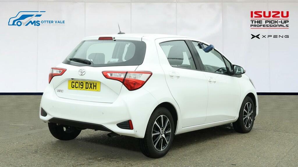 Toyota Yaris 1.5 Vvt-i Icon Tech Hatchback Eu GC19DXH White #4