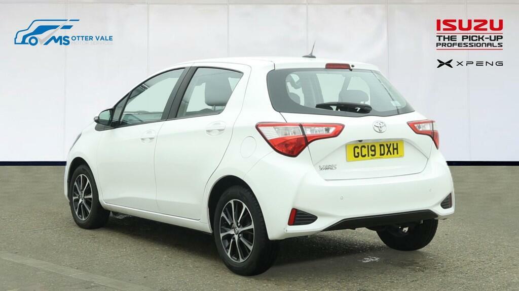 Toyota Yaris 1.5 Vvt-i Icon Tech Hatchback Eu GC19DXH White #3