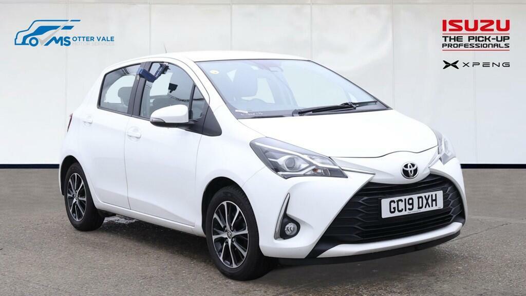 Toyota Yaris 1.5 Vvt-i Icon Tech Hatchback Eu White