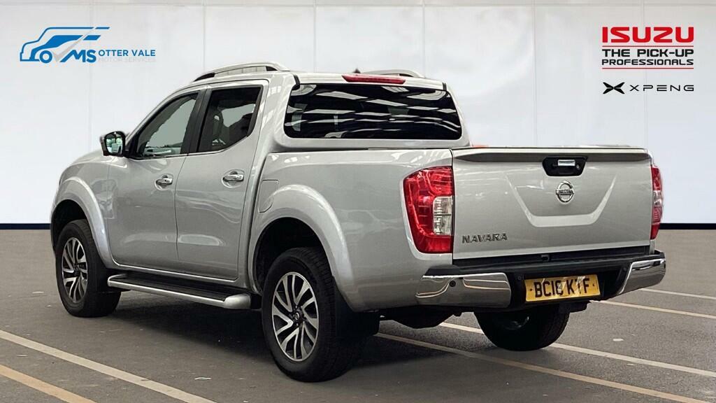 Nissan Navara 2.3 Dci Tekna Pickup Double Cab 4W Silver #3