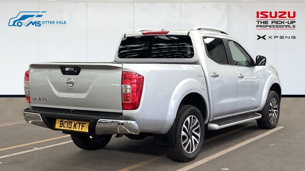 Nissan Navara 2.3 Dci Tekna Pickup Double Cab 4W Silver #4