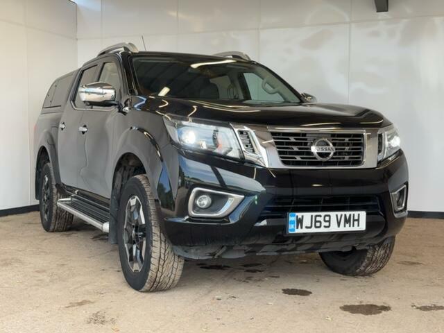 Nissan Navara 2.3 Dci Tekna Pickup Double Cab 4W Black
