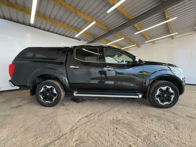 Nissan Navara 2.3 Dci Tekna Pickup Double Cab 4W Black #6