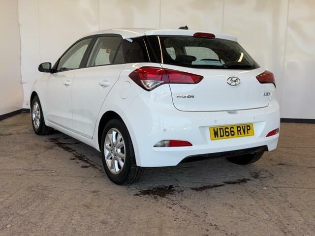 Hyundai I20 1.2 Se Hatchback Euro 6 84 Ps White #2