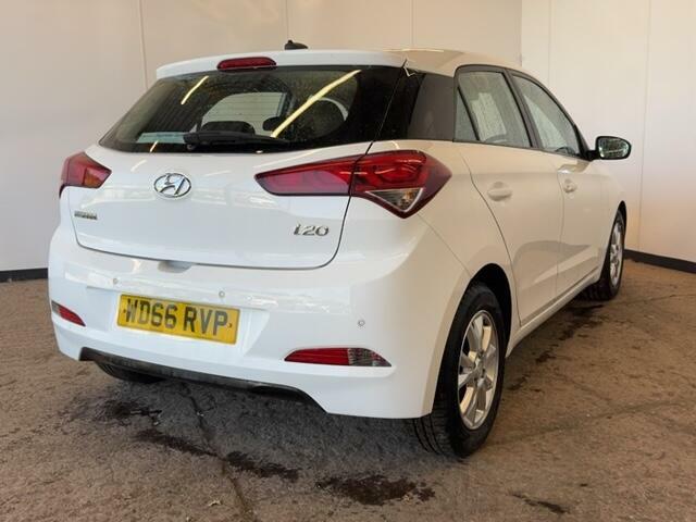 Hyundai I20 1.2 Se Hatchback Euro 6 84 Ps White #4