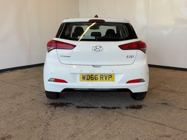 Hyundai I20 1.2 Se Hatchback Euro 6 84 Ps White #6