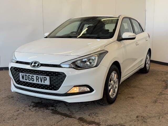 Hyundai I20 1.2 Se Hatchback Euro 6 84 Ps White #3