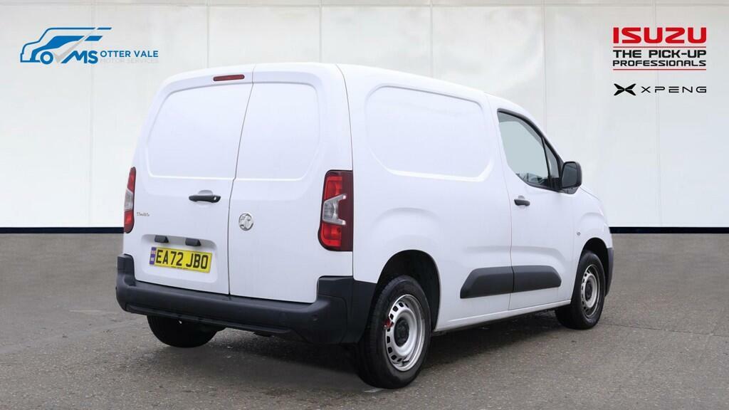 Vauxhall Combo 1.5 Turbo D 2000 Dynamic Panel Van Manu White #4