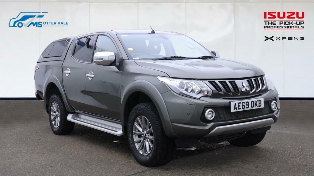 Mitsubishi L200 2.4 Di-d Dc Barbarian Pickup Double Cab Green