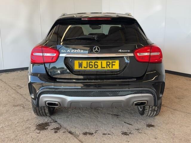 Mercedes-Benz GLA Class Amg Line Blue #8