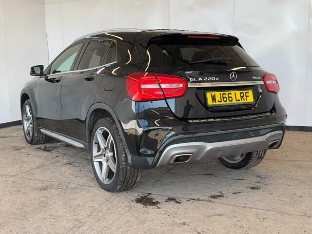 Mercedes-Benz GLA Class 2.1 Gla220d Amg Line Premium Plus Suv Black #2