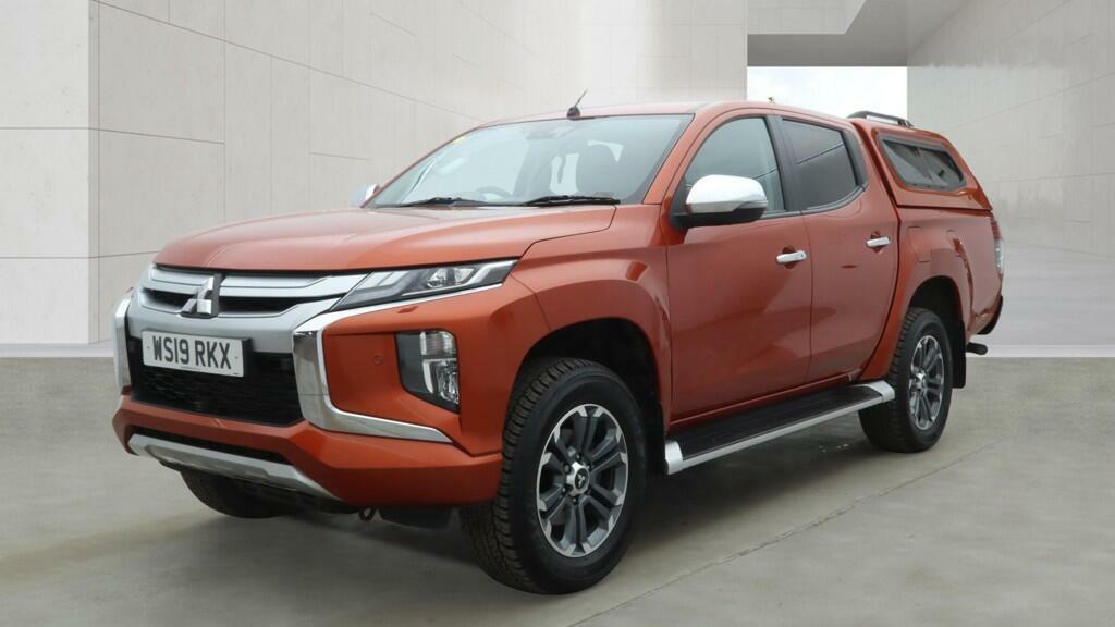 Mitsubishi L200 2.2 Di-d Dc Barbarian X Pickup Double Cab Dies Orange #2