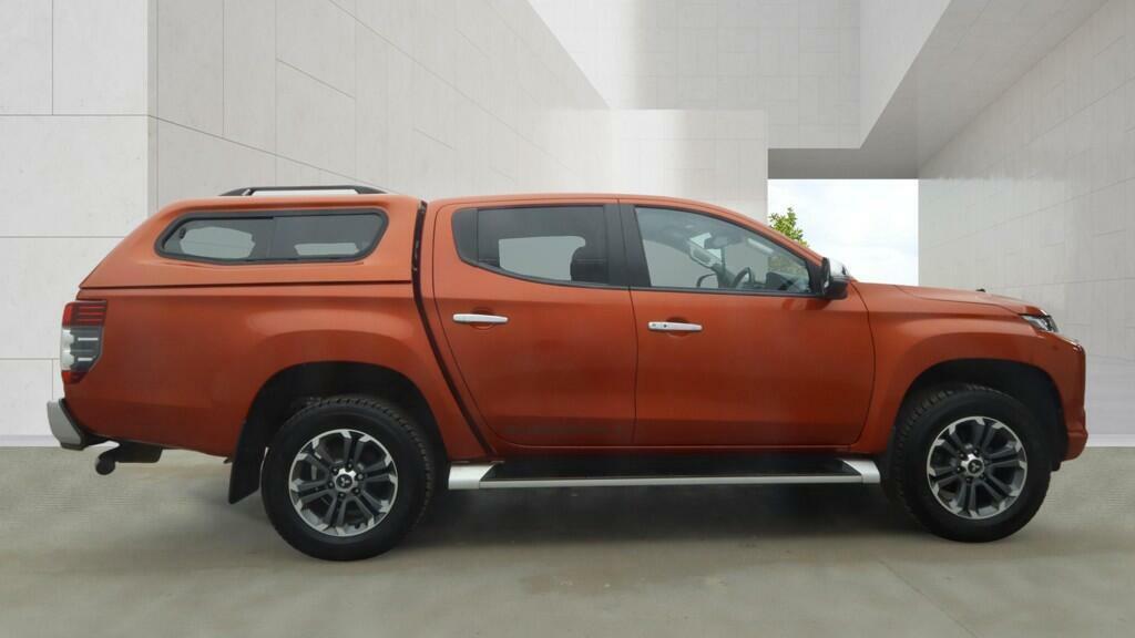 Mitsubishi L200 2.2 Di-d Dc Barbarian X Pickup Double Cab Dies Orange #6