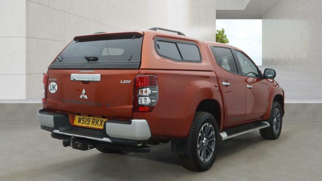 Mitsubishi L200 2.2 Di-d Dc Barbarian X Pickup Double Cab Dies Orange #4