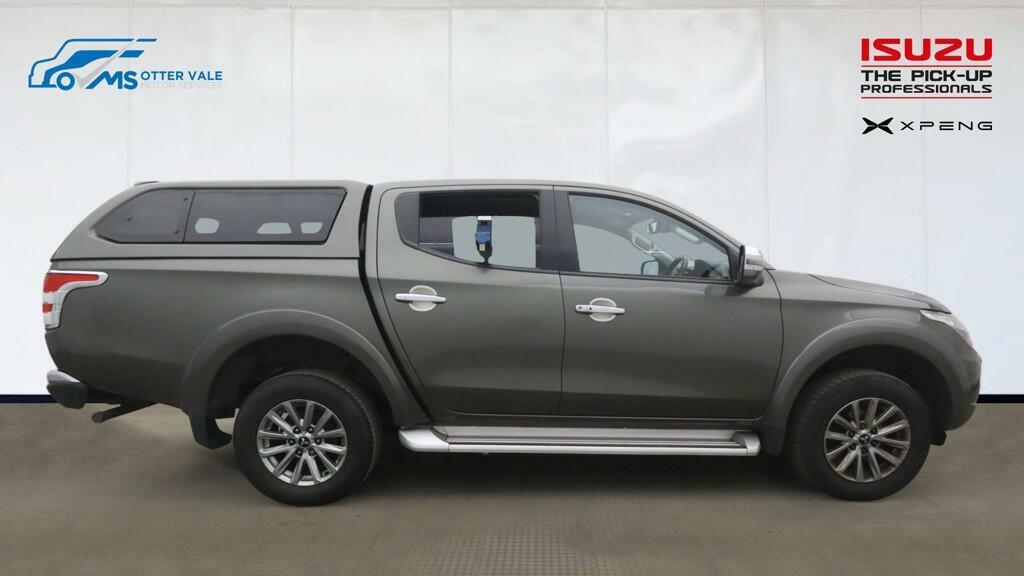 Mitsubishi L200 2.4 Di-d Dc Barbarian Pickup Double Cab Green #6
