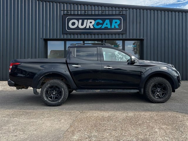 Mitsubishi L200 2017 2.4 Di-d Dc Barbarian Svp Pickup Double Cab 4 SY67ODF Black #2