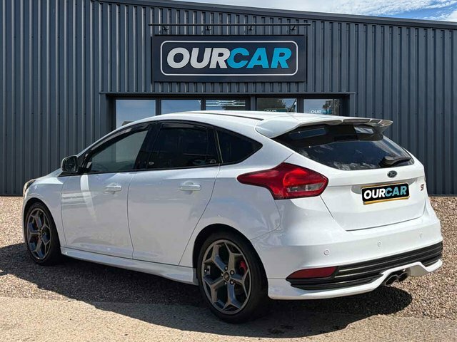 Ford Focus 2018 2.0 Tdci St-3 Hatchback Powershift AK67YGM White #5