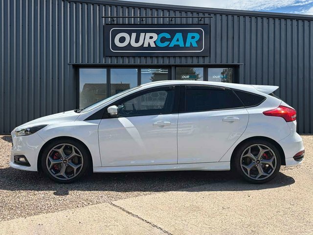 Ford Focus 2018 2.0 Tdci St-3 Hatchback Powershift AK67YGM White #6