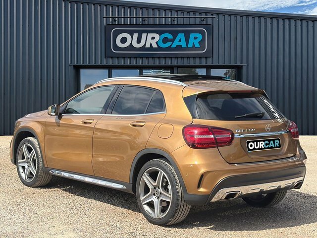 Mercedes-Benz GLA Class 2017 1.6 Gla200 Amg Line Premium Plus Suv Pe Beige #5