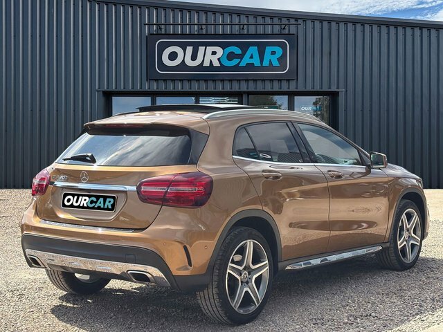 Mercedes-Benz GLA Class 2017 1.6 Gla200 Amg Line Premium Plus Suv Pe Beige #3