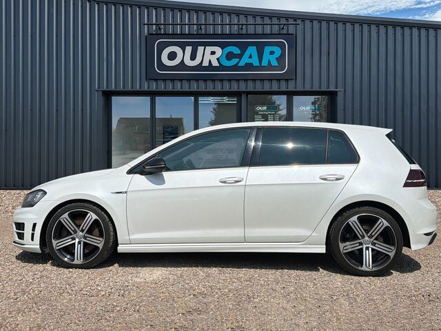 Volkswagen Golf 2017 2.0 Tsi Bluemotion Tech R Hatchback Petro YL66UFD White #6