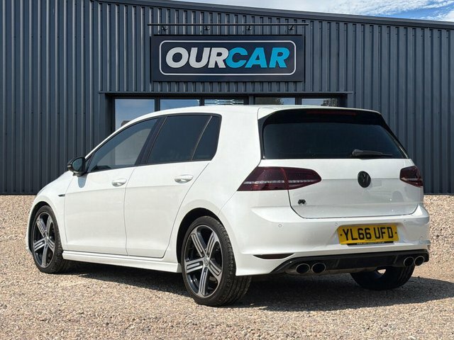 Volkswagen Golf 2017 2.0 Tsi Bluemotion Tech R Hatchback Petro YL66UFD White #5