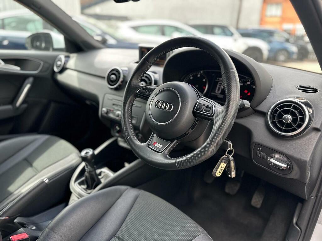 Audi A1 1.4 Tfsi Sport Sportback Euro 5 Black #14