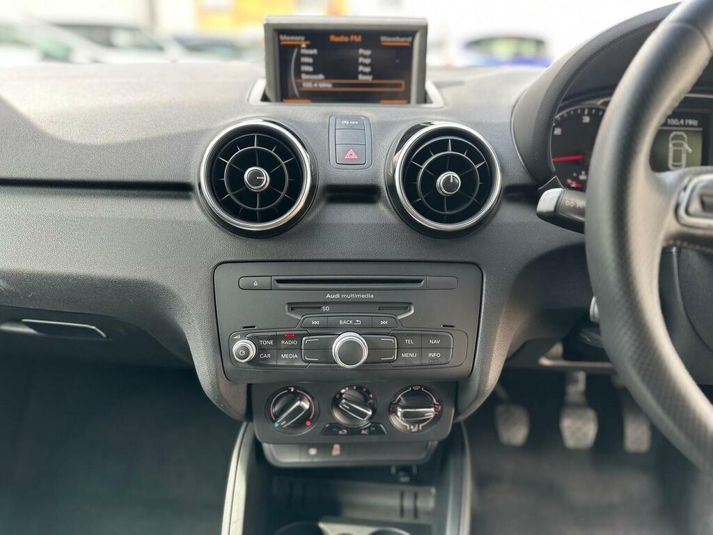 Audi A1 1.4 Tfsi Sport Sportback Euro 5 Black #10