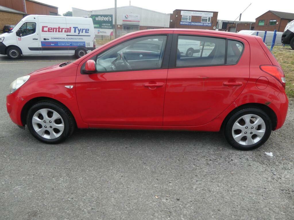 Hyundai I20 Hatchback Black #11