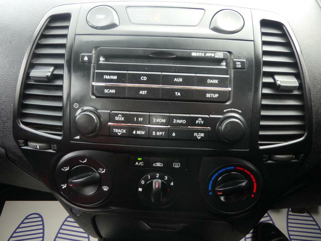 Hyundai I20 Hatchback Black #18