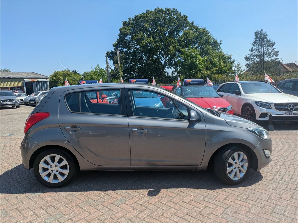 Hyundai I20 1.1 Crdi Active Spec-red-0 Tax-perfect 1St Car-dr Red #8