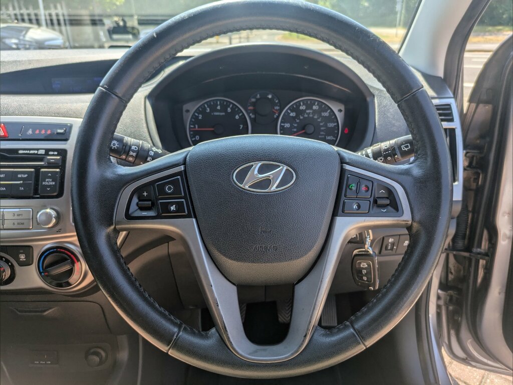 Hyundai I20 1.1 Crdi Active Spec-red-0 Tax-perfect 1St Car-dr Red #10