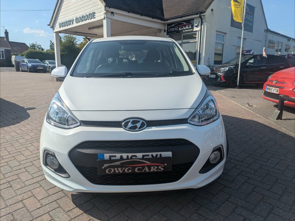 Hyundai I10 1.2 Premium Hatchback Euro 5 87 White #2