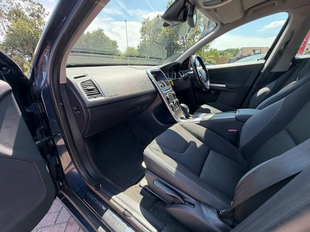 Volvo XC60 Suv Blue #17