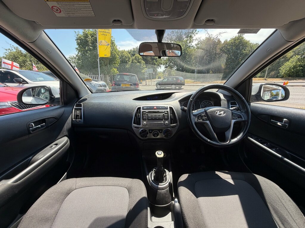 Hyundai I20 Hatchback Silver #16