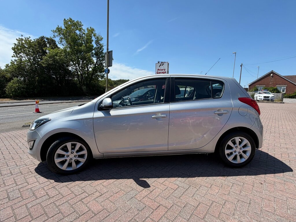 Hyundai I20 1.4 Active Hatchback Euro 5 100 Silver #4