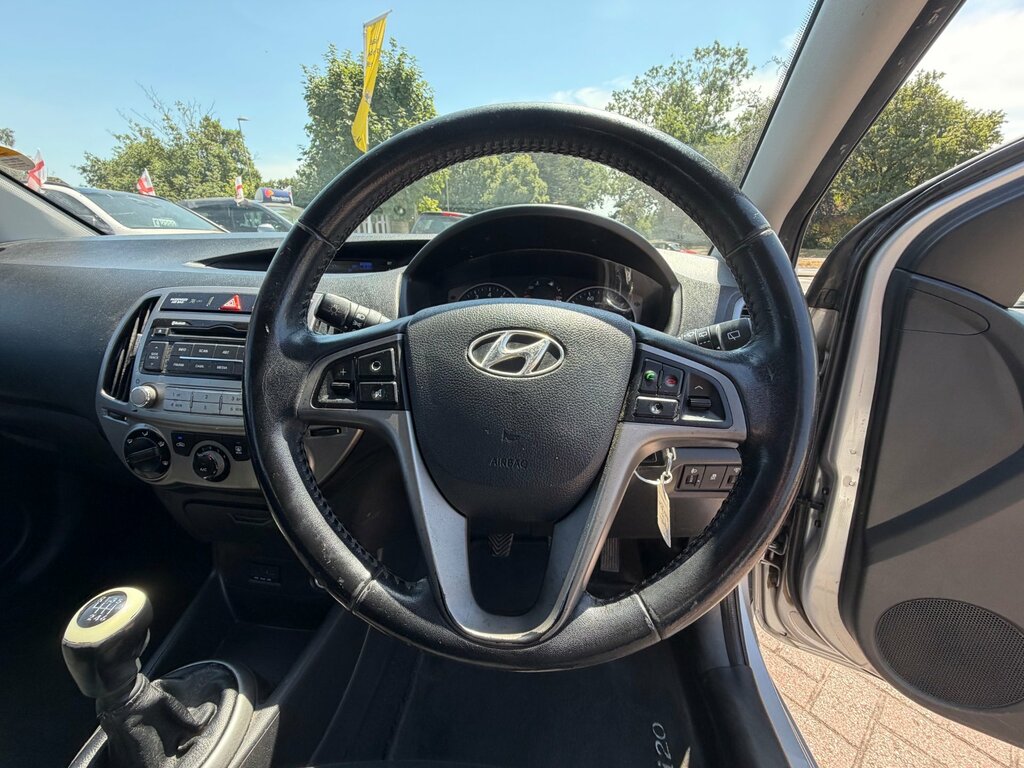 Hyundai I20 Hatchback Silver #17