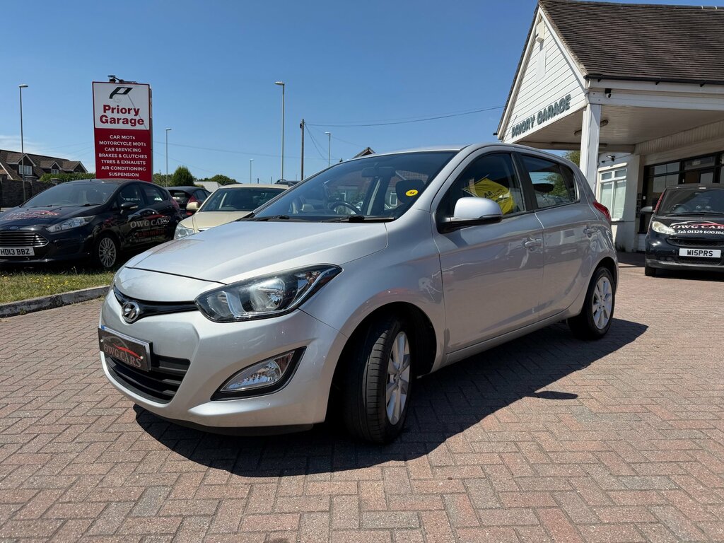 Hyundai I20 1.4 Active Hatchback Euro 5 100 Silver #3