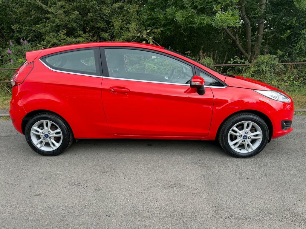Ford Fiesta 1.25 Zetec Euro 5 SV64ZFP Red #2