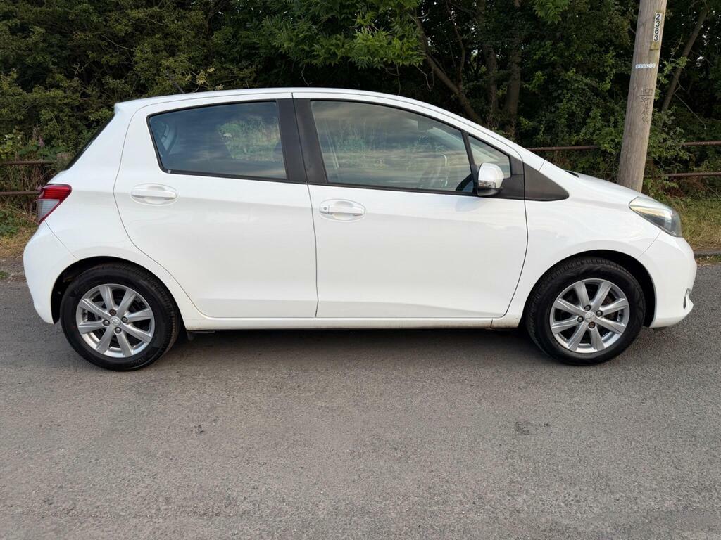 Toyota Yaris 1.33 Dual Vvt-i Tr Euro 5 SP63FKA White #2