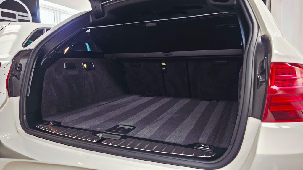BMW 5 Series 520D Se Blue #55