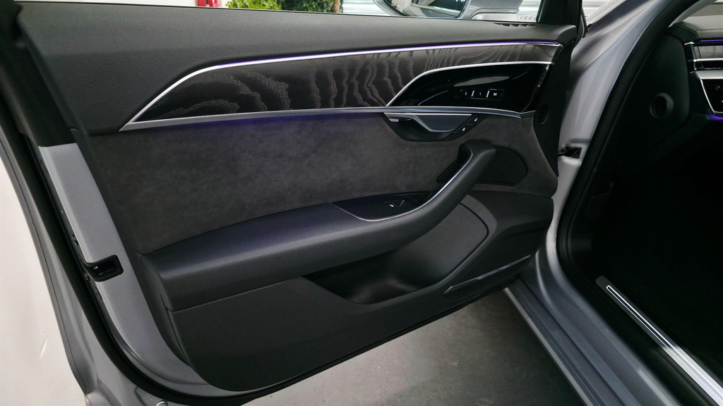 Audi A8 3.0 Tdi Quattro Sport Executive 254 Bhp Black #62